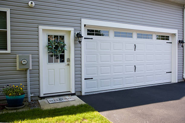 24/7 Emergency Garage Door Panel Replacement experts in Alliance, OH